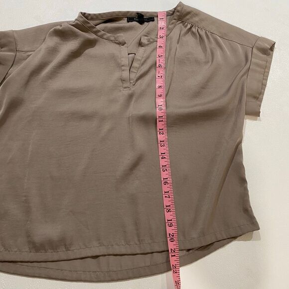 BCBG Max Azria Taupe High-Low Blouse Women’s Small - Picture 5 of 6